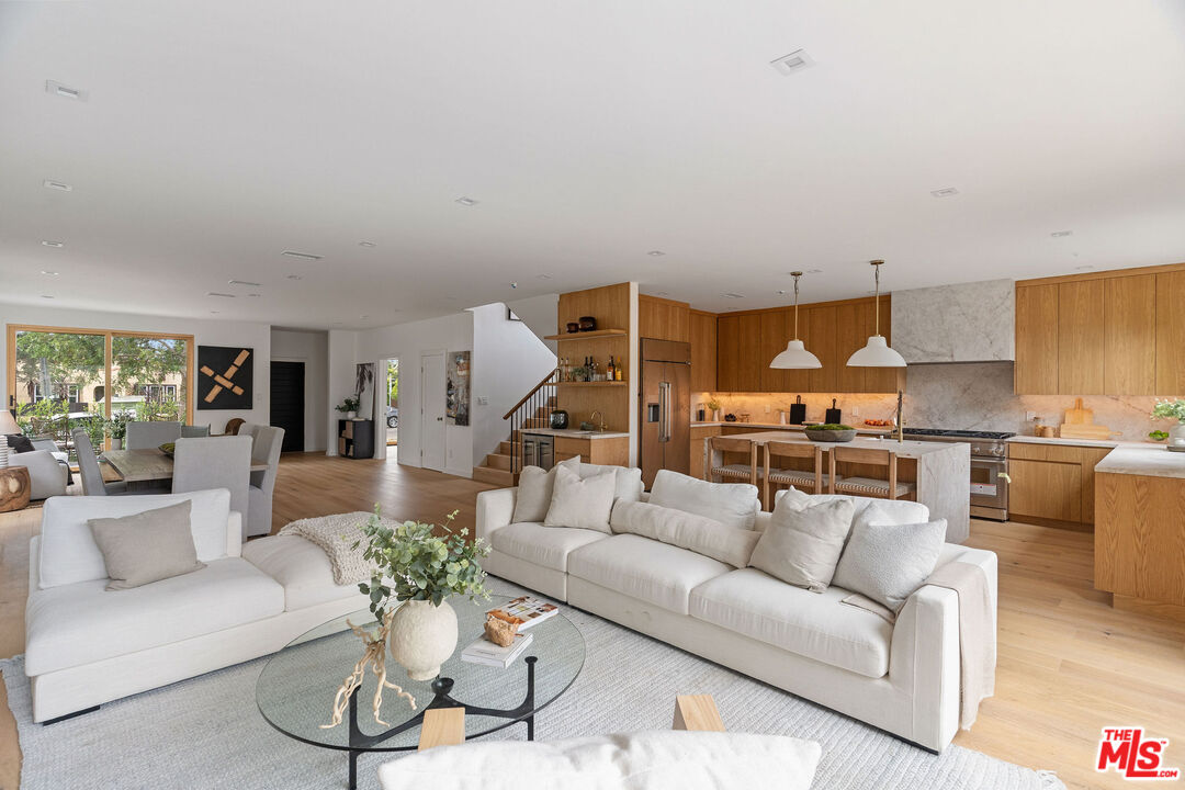 1706 S Carmelina Ave