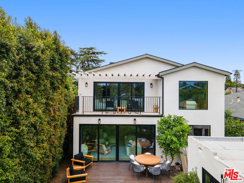 1706 S Carmelina Ave