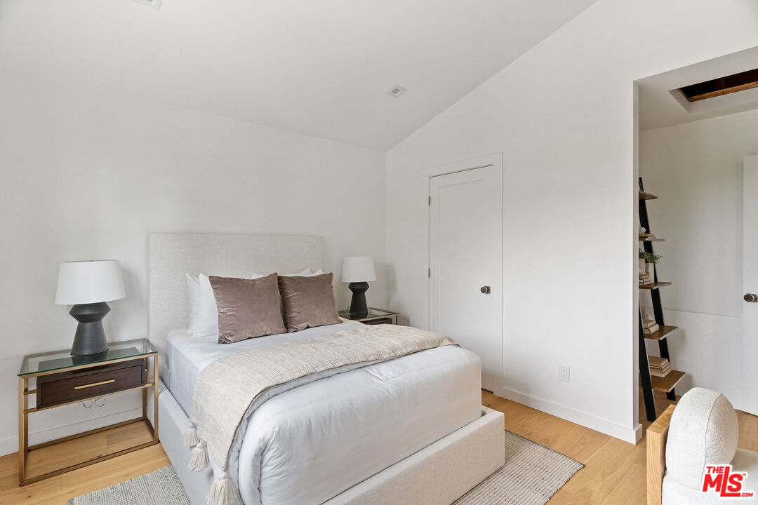 1706 S Carmelina Ave