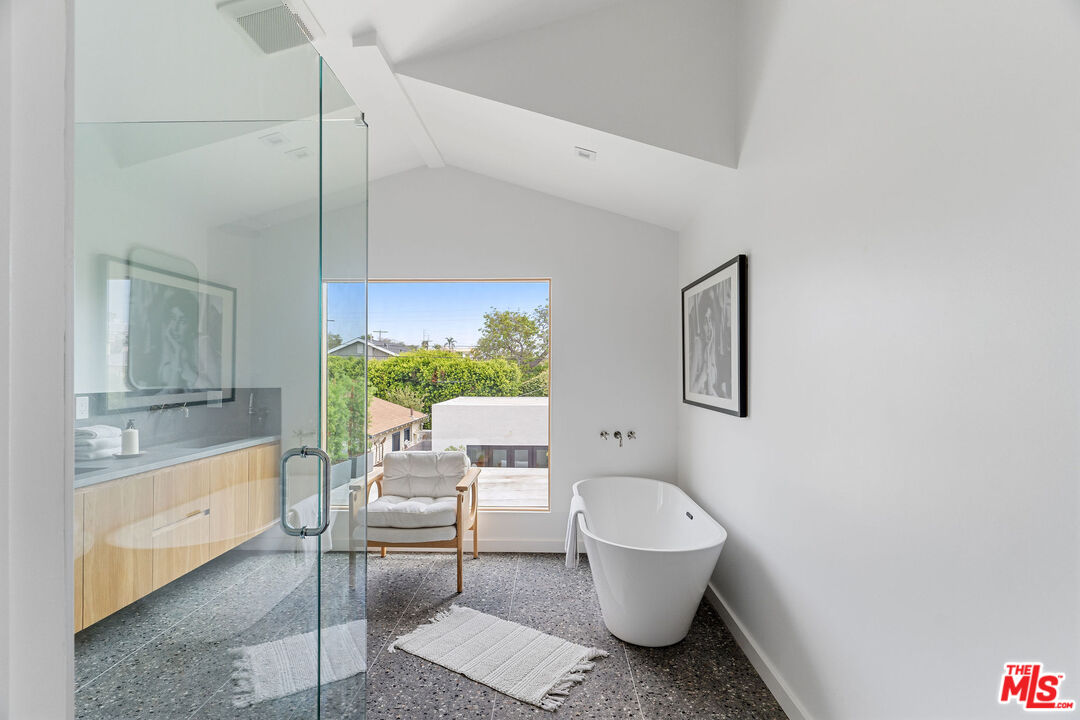 1706 S Carmelina Ave