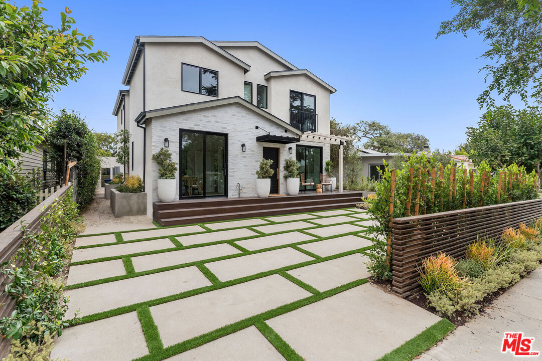 1706 S Carmelina Ave