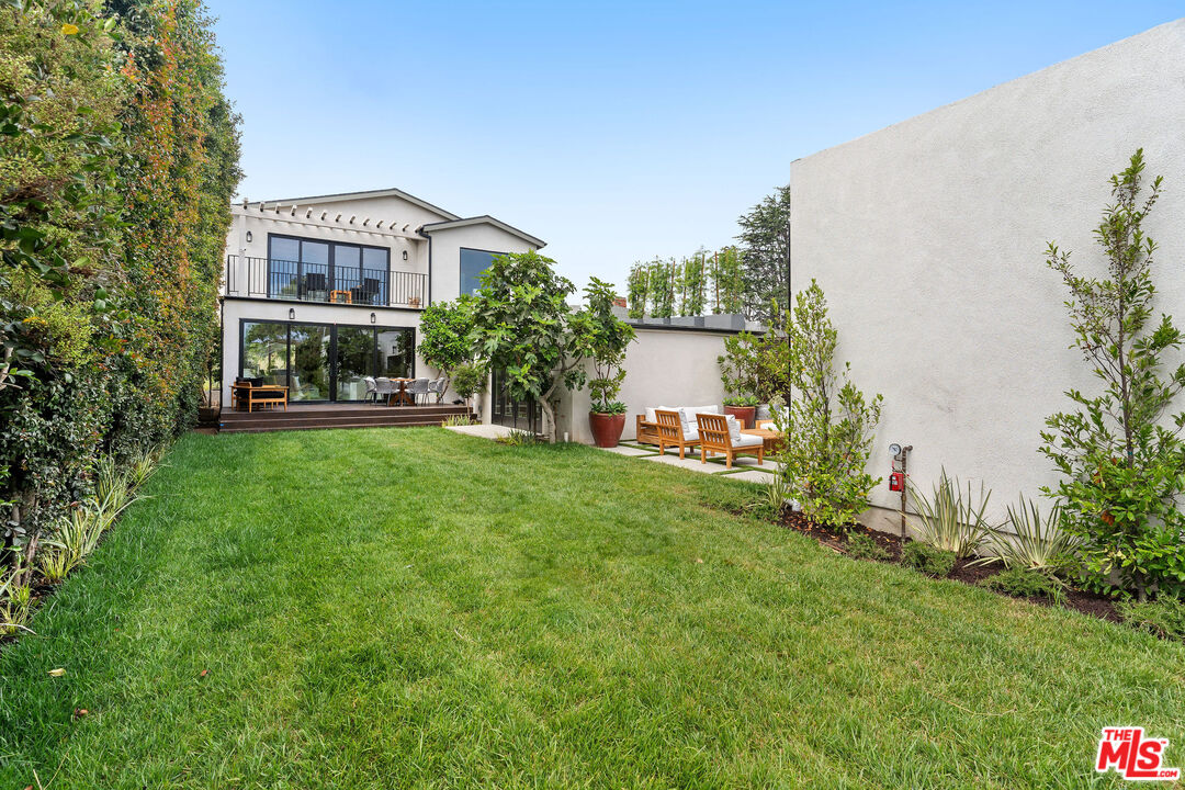 1706 S Carmelina Ave