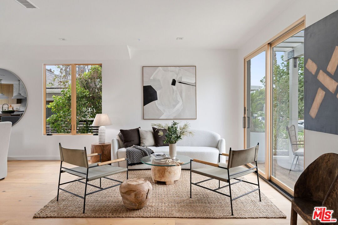 1706 S Carmelina Ave