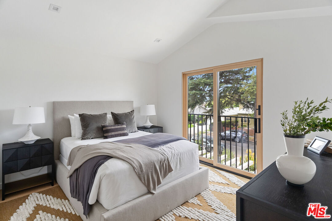 1706 S Carmelina Ave