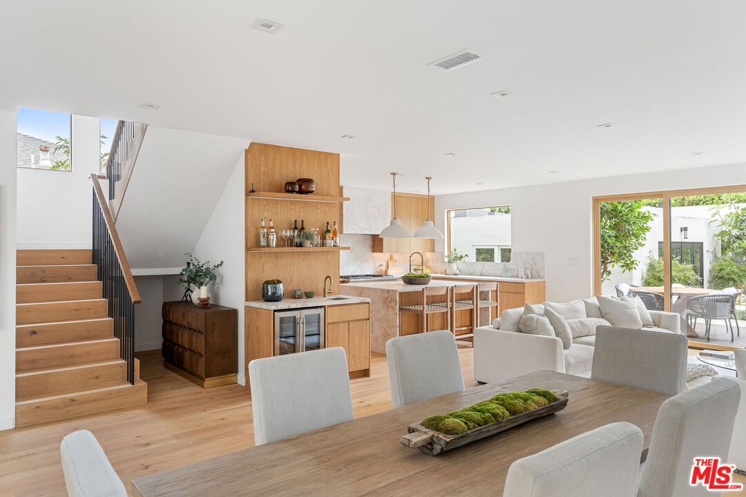 1706 S Carmelina Ave