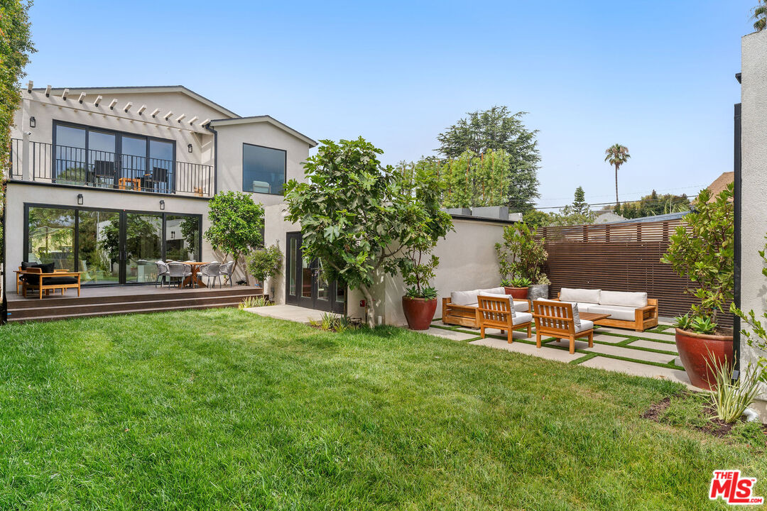 1706 S Carmelina Ave