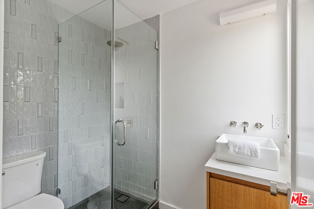 1706 S Carmelina Ave