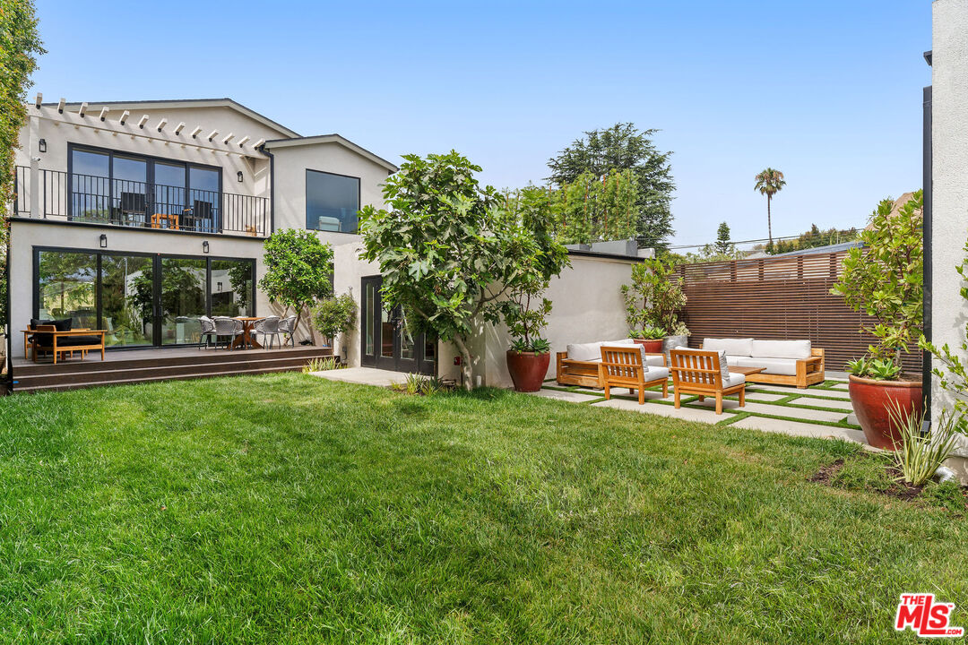 1706 S Carmelina Ave