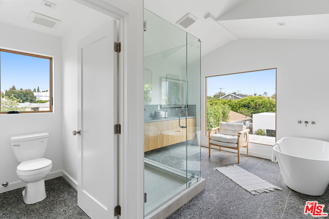 1706 S Carmelina Ave