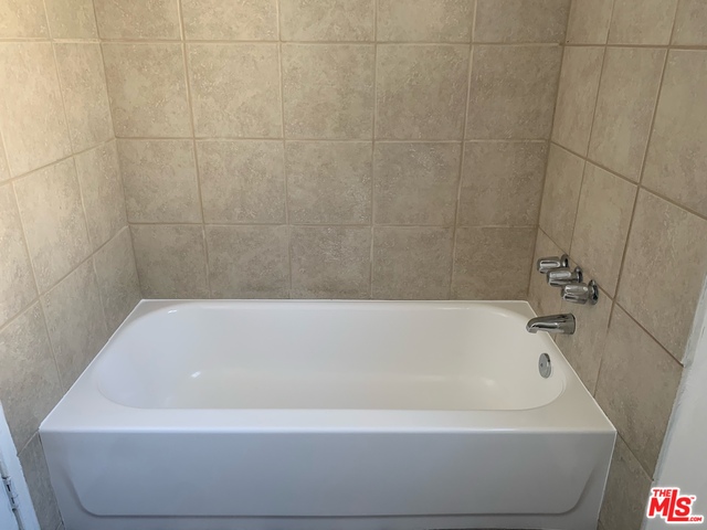 1825 Tamarind Ave Unit: 30