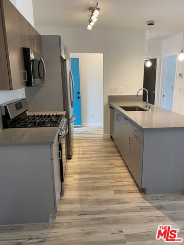 6640 Woodley Ave Unit: 208