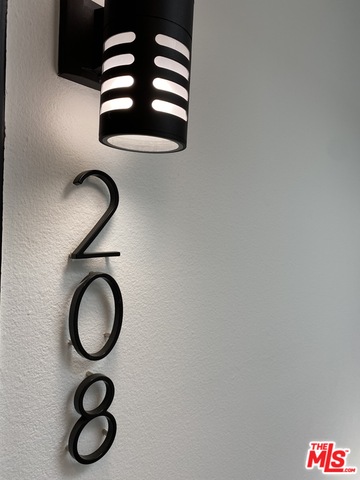 6640 Woodley Ave Unit: 208
