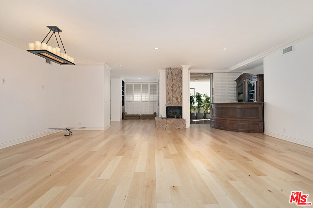 1333 S BEVERLY GLEN Unit: 302