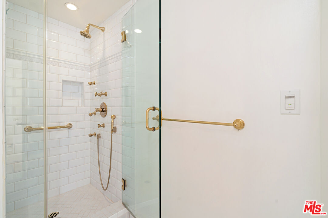 1333 S BEVERLY GLEN Unit: 302