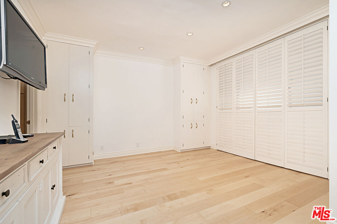 1333 S BEVERLY GLEN Unit: 302