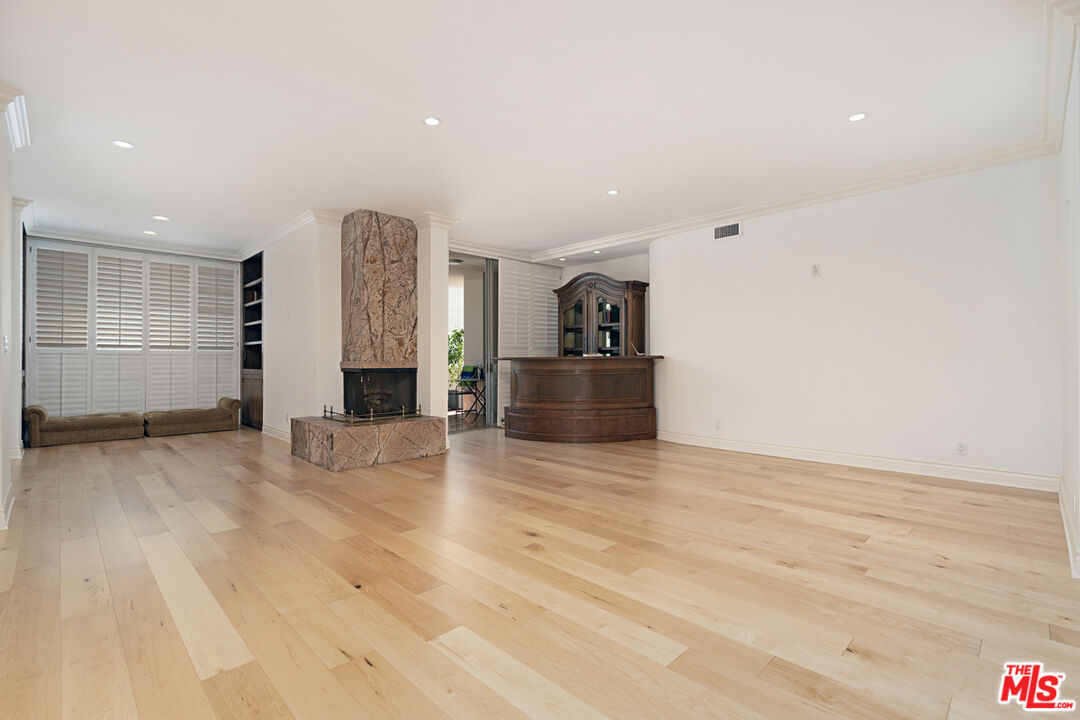 1333 S BEVERLY GLEN Unit: 302