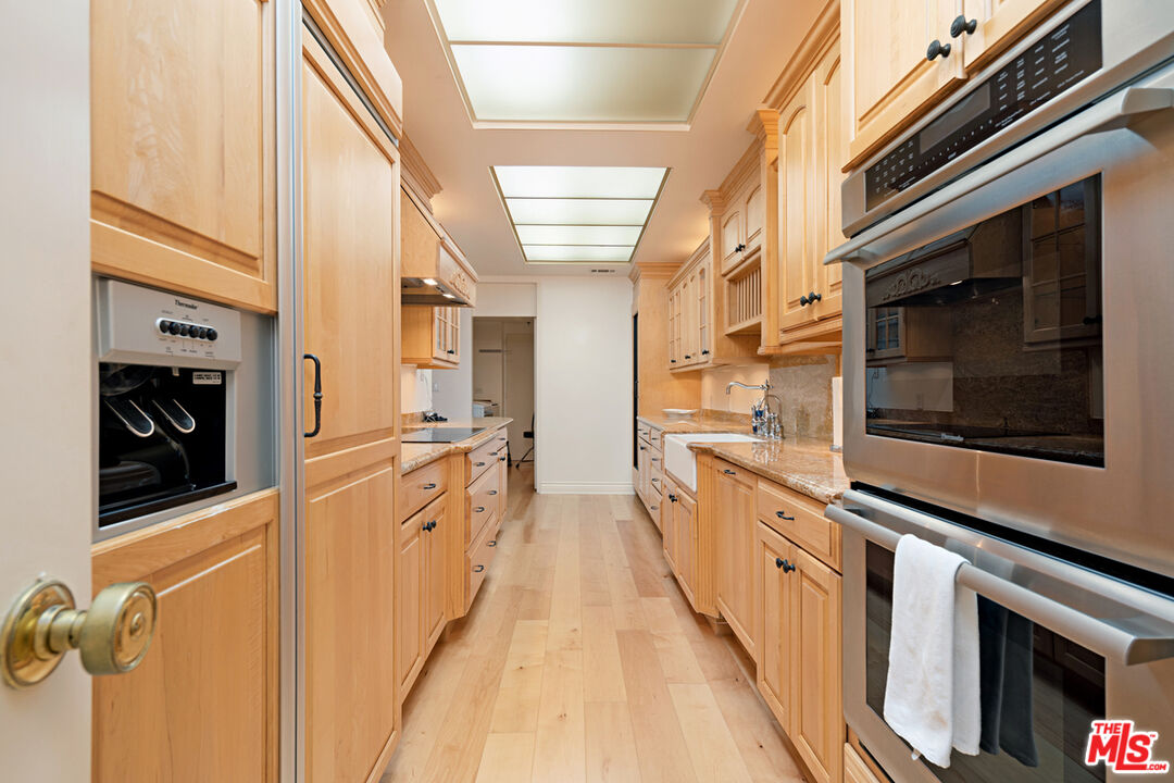 1333 S BEVERLY GLEN Unit: 302