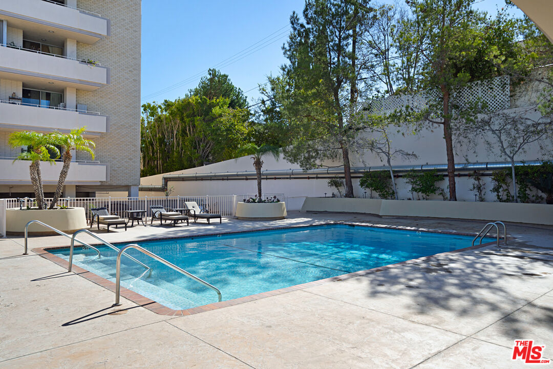1333 S BEVERLY GLEN Unit: 302