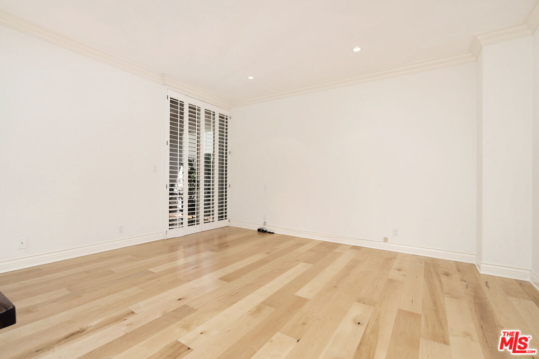 1333 S BEVERLY GLEN Unit: 302