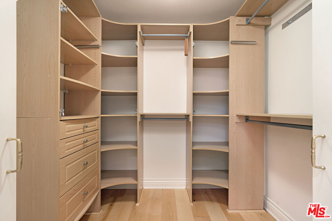 1333 S BEVERLY GLEN Unit: 302