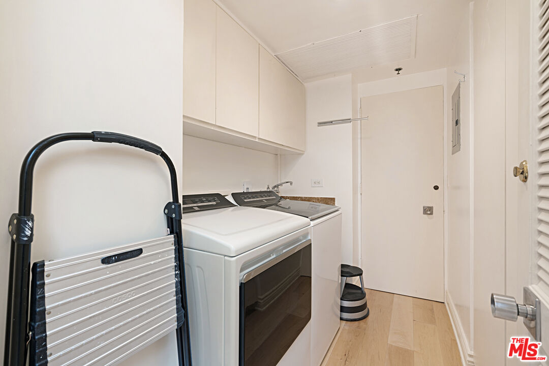 1333 S BEVERLY GLEN Unit: 302