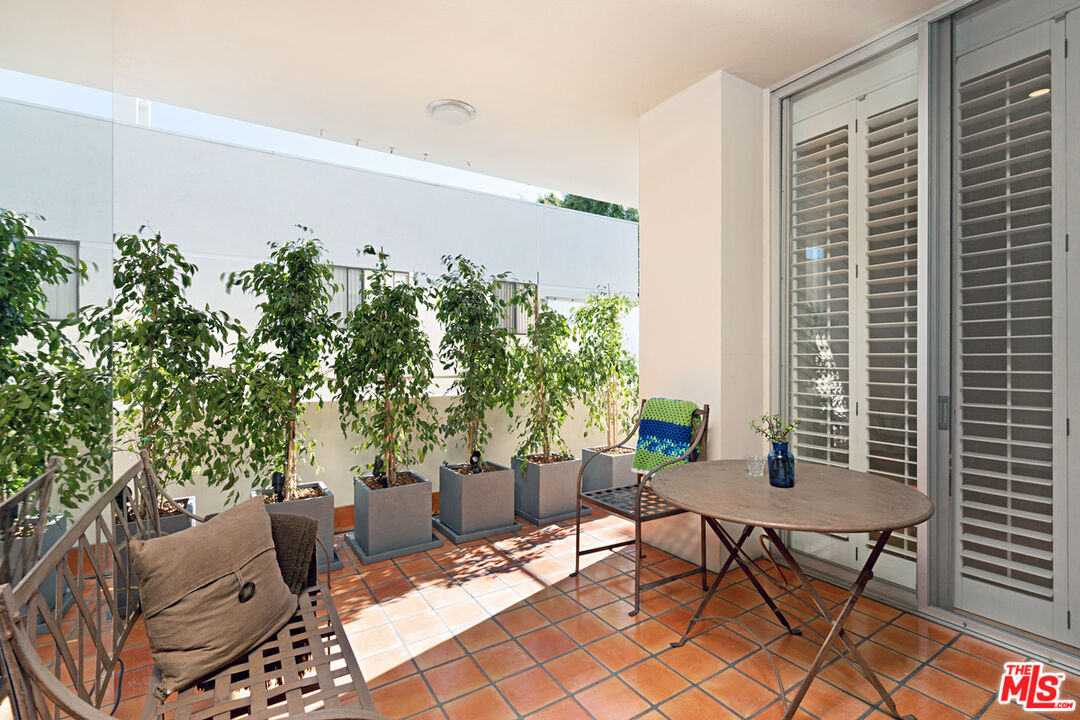 1333 S BEVERLY GLEN Unit: 302