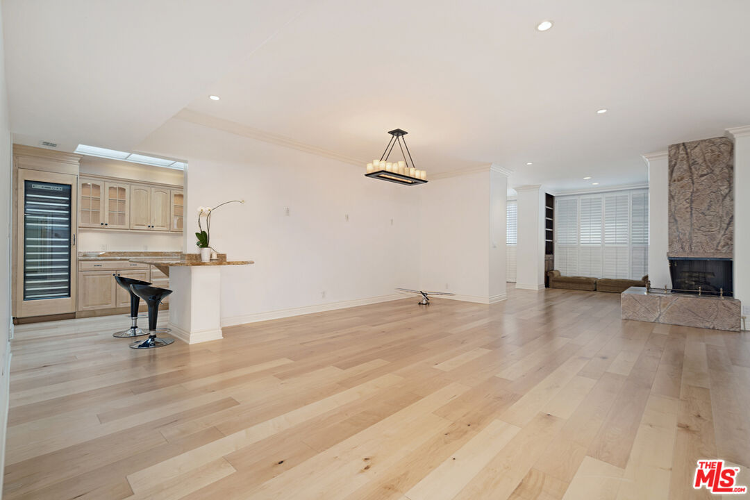 1333 S BEVERLY GLEN Unit: 302