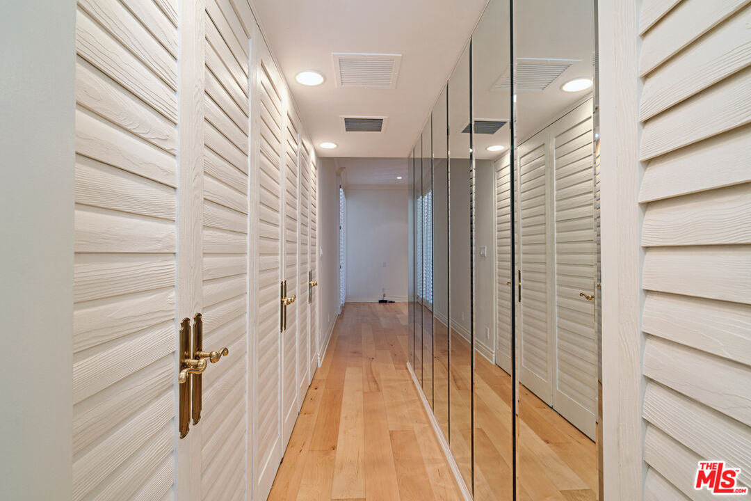 1333 S BEVERLY GLEN Unit: 302