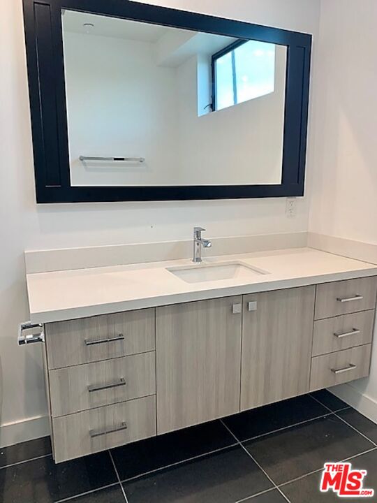 13209 Moorpark St Unit: 301