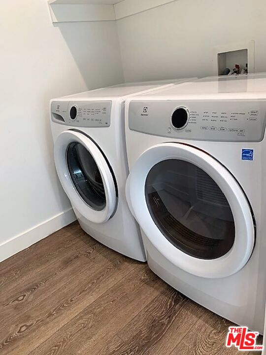 13209 Moorpark St Unit: 301