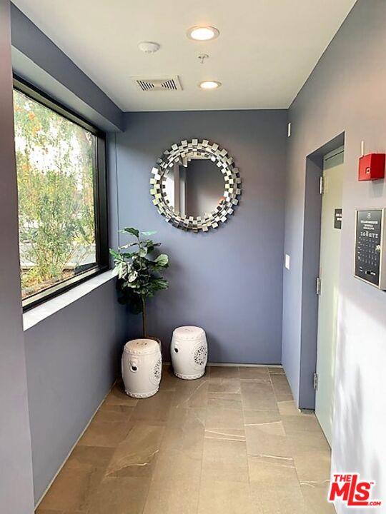 13209 Moorpark St Unit: 301