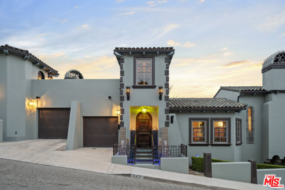 2316 Silver Ridge Ave