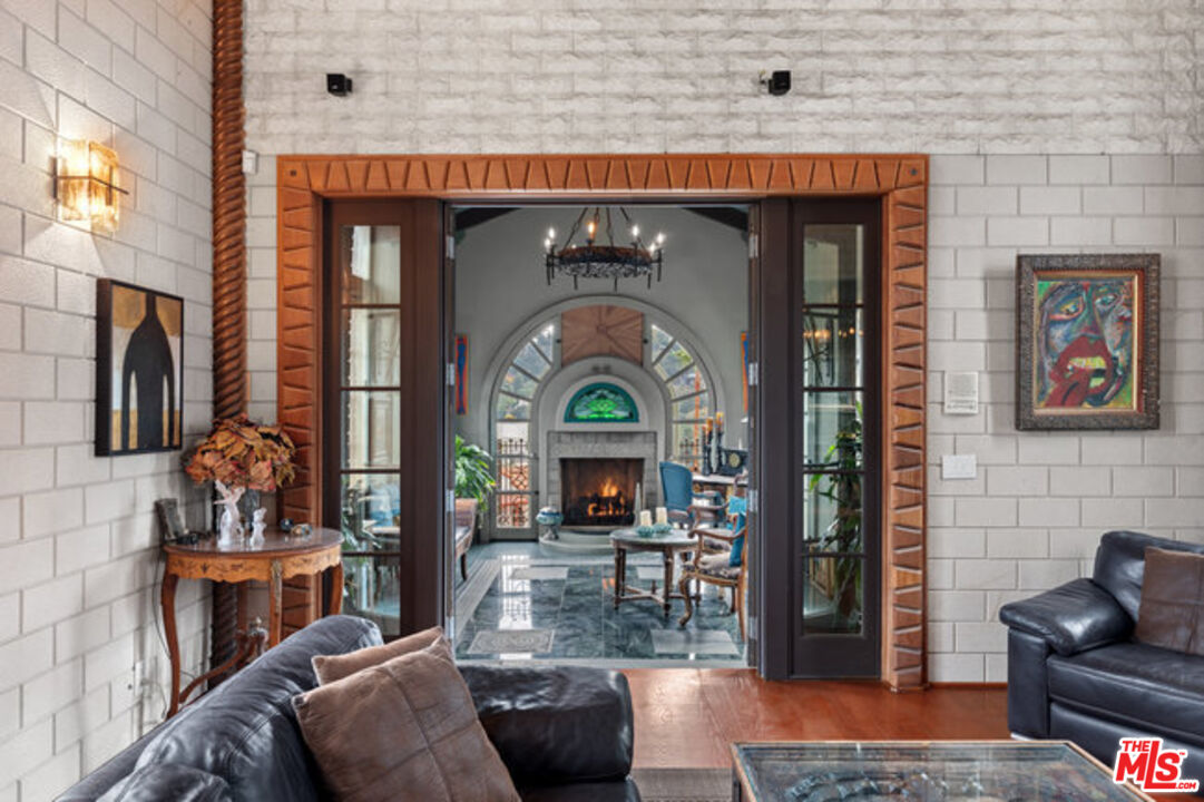 2316 Silver Ridge Ave