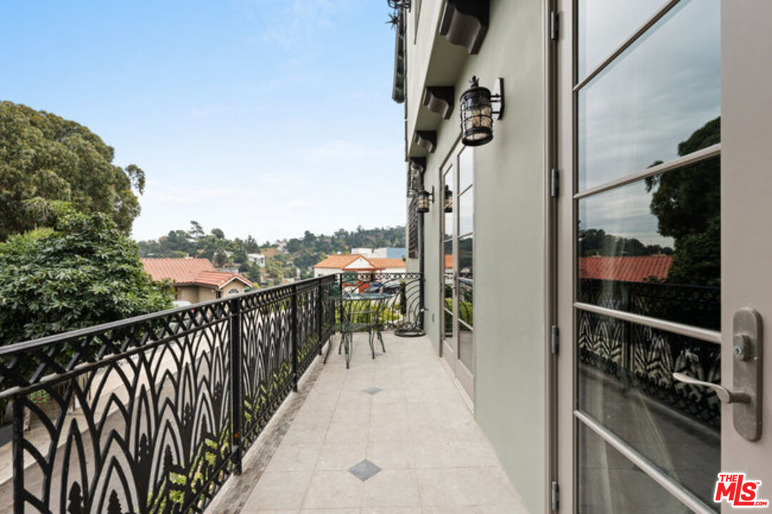 2316 Silver Ridge Ave