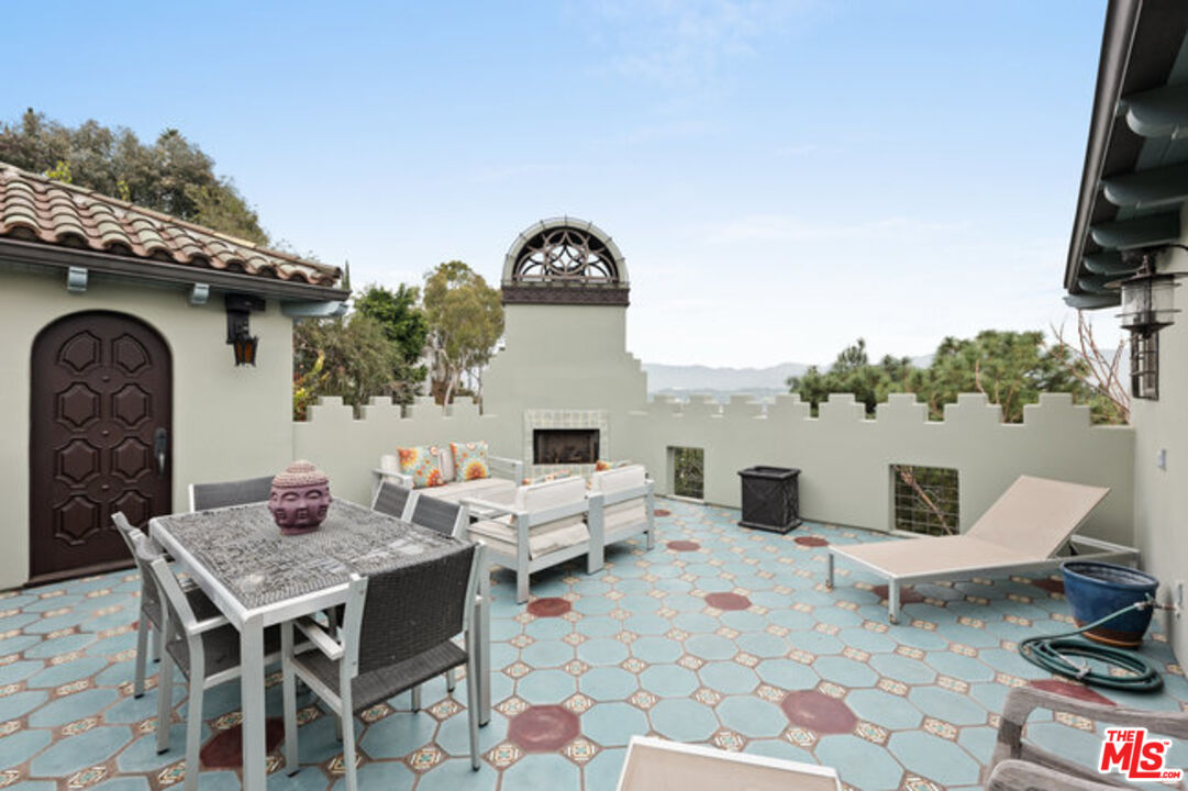 2316 Silver Ridge Ave