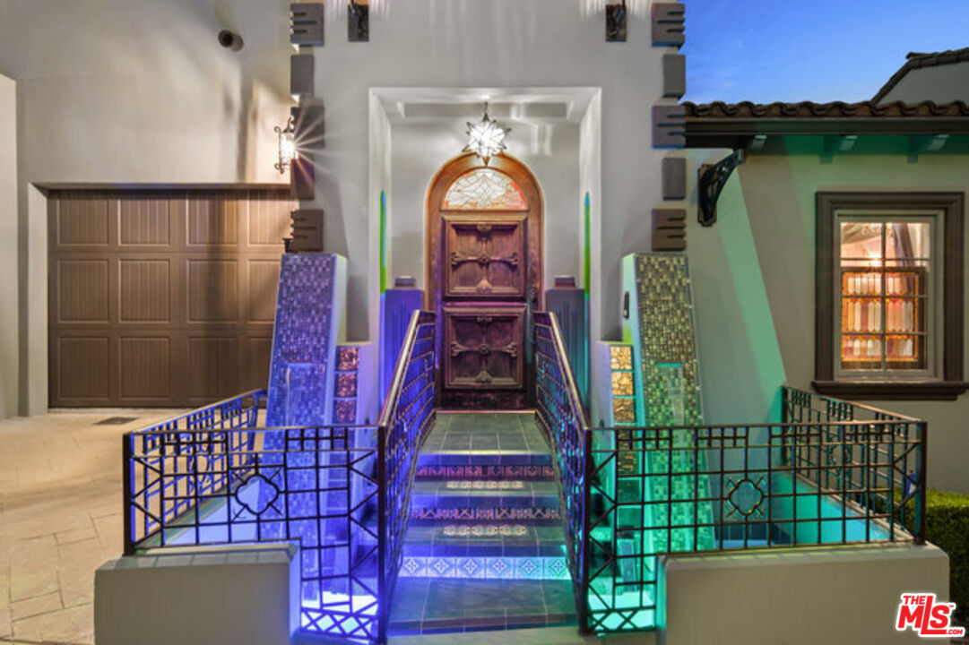 2316 Silver Ridge Ave