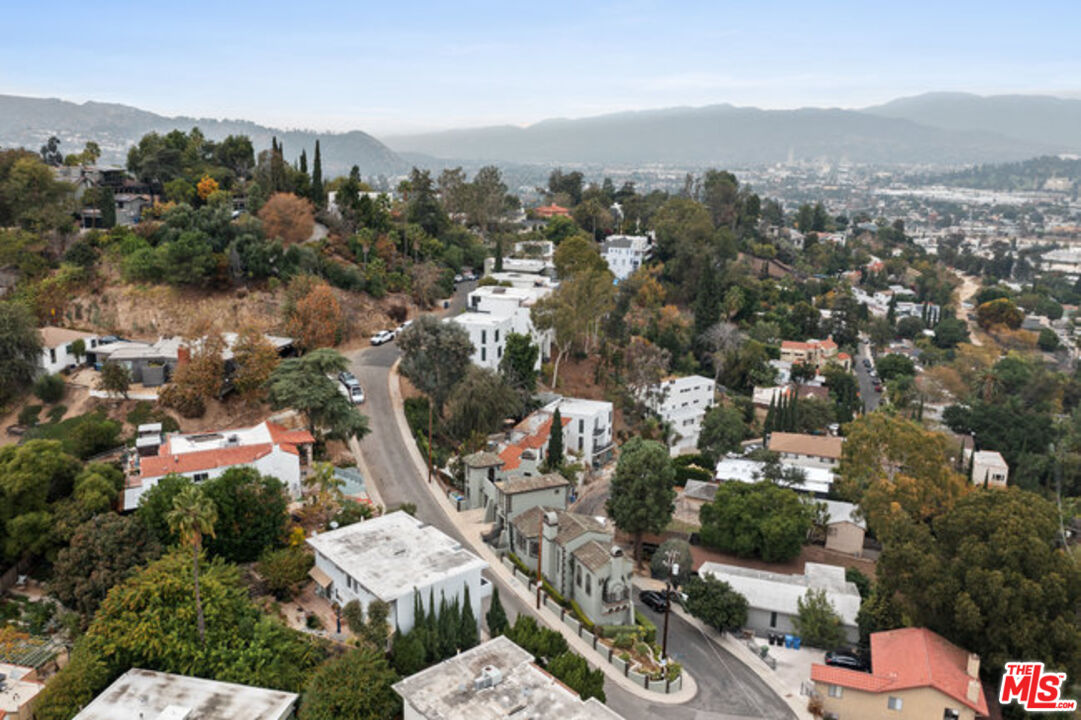 2316 Silver Ridge Ave