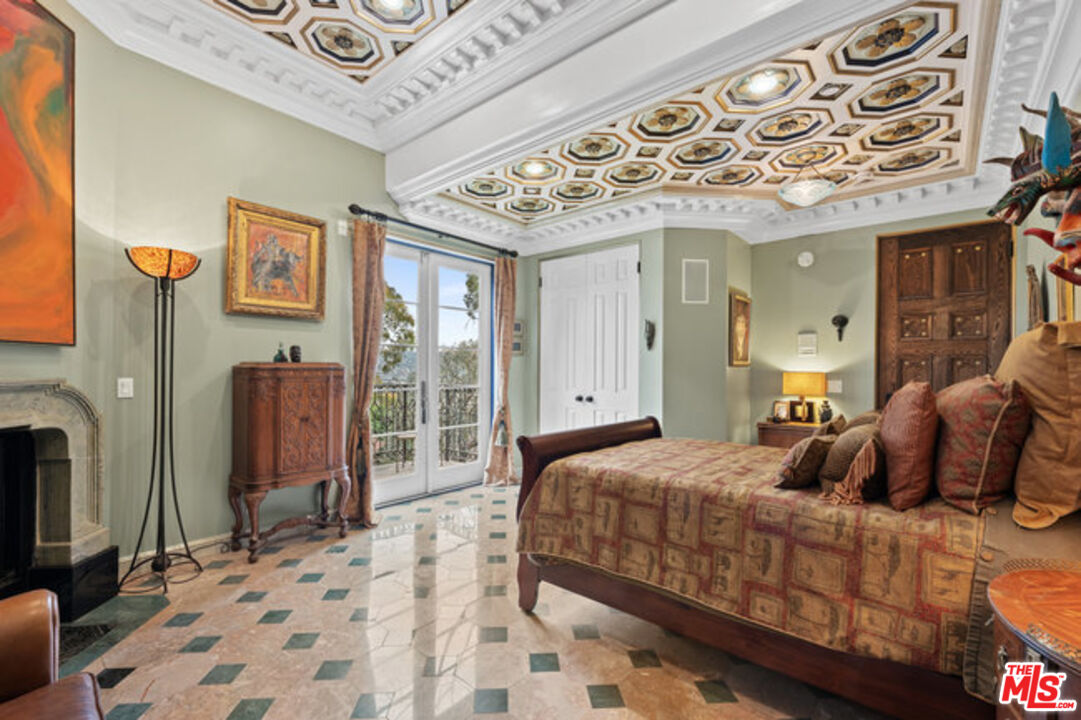 2316 Silver Ridge Ave