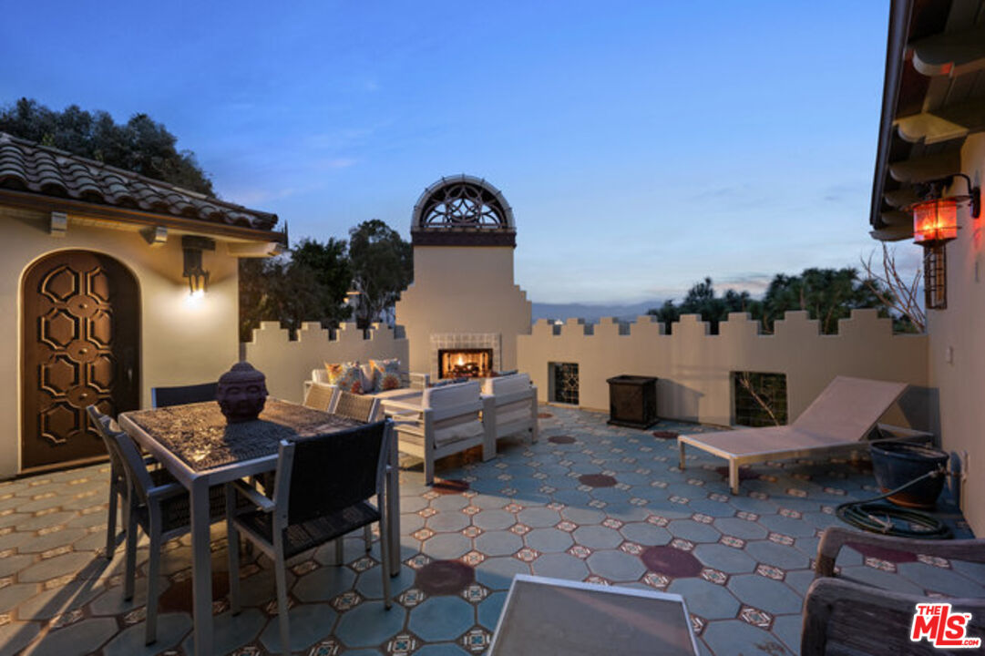 2316 Silver Ridge Ave