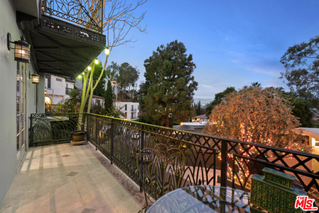 2316 Silver Ridge Ave