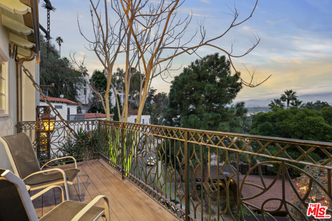 2316 Silver Ridge Ave