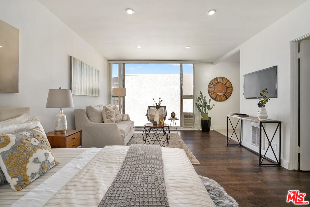 9500 W Olympic Blvd Unit: 205