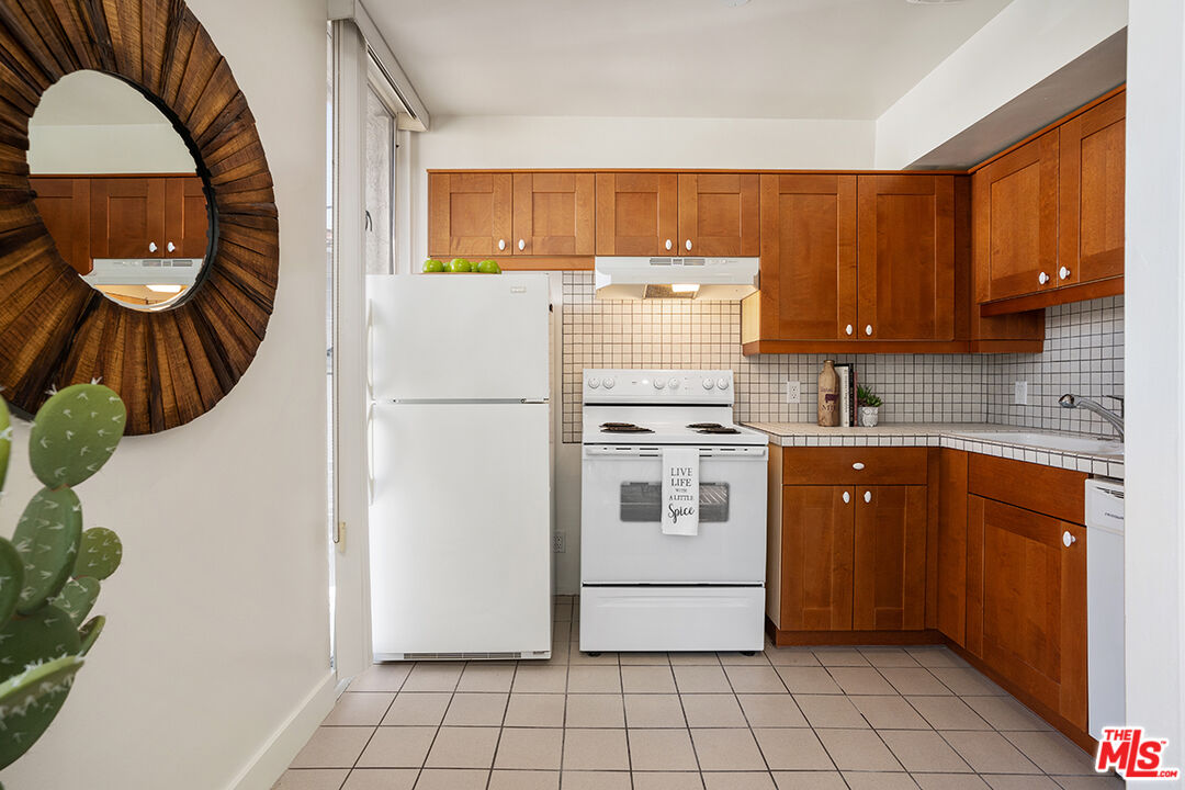 9500 W Olympic Blvd Unit: 205