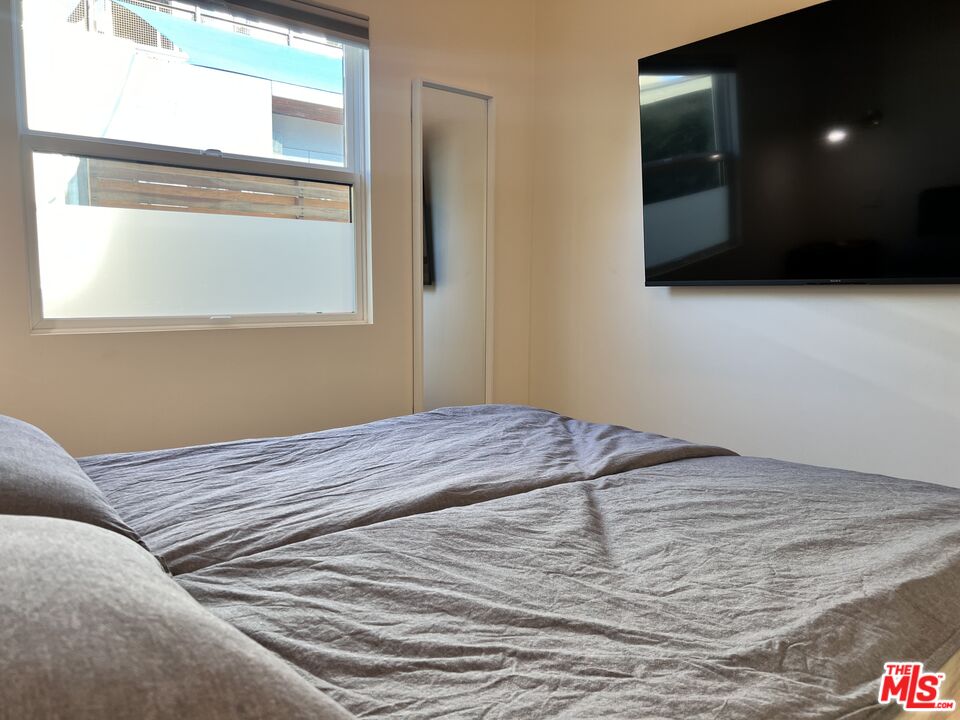 4281 Jackson Ave Unit: Unit A