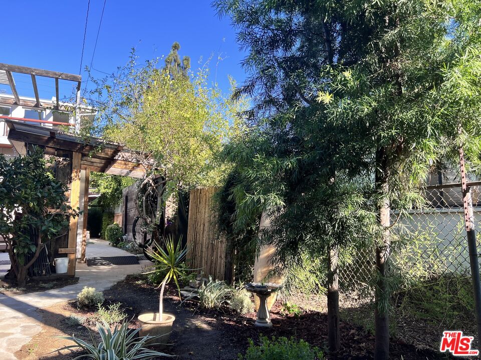 4281 Jackson Ave Unit: Unit A