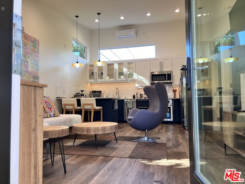 4281 Jackson Ave Unit: Unit A