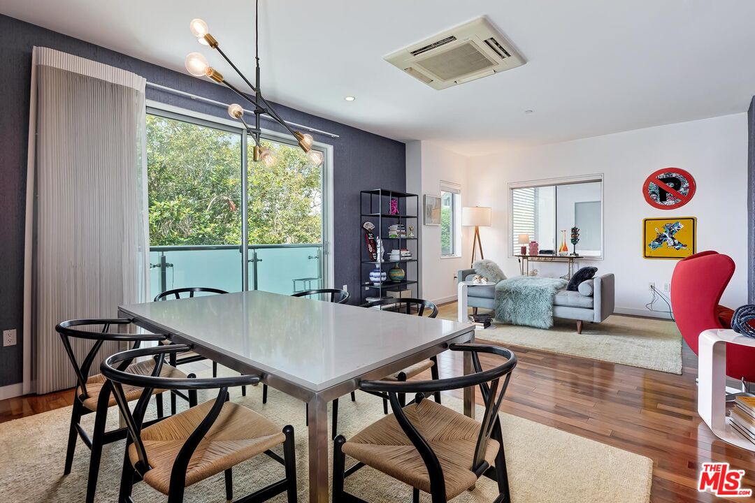 928 N Croft Ave Unit: 203