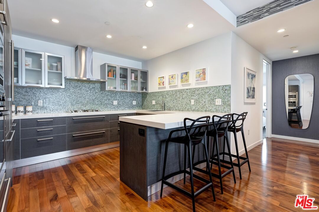 928 N Croft Ave Unit: 203