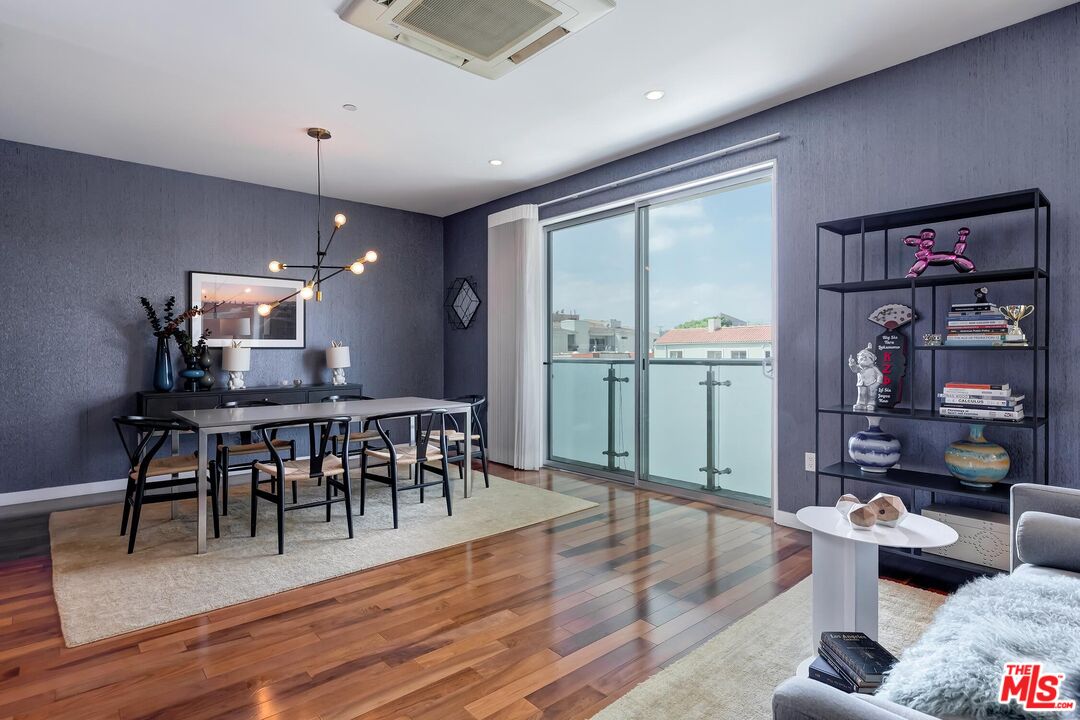 928 N Croft Ave Unit: 203