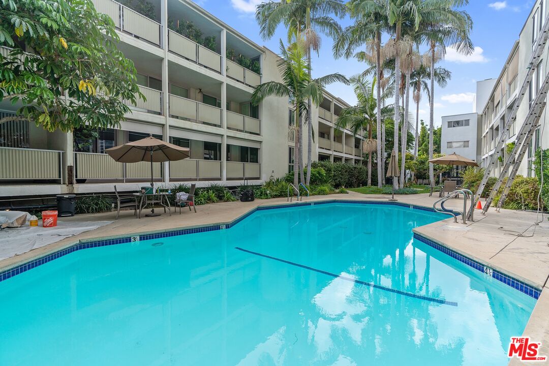 848 N Kings Rd Unit: 107